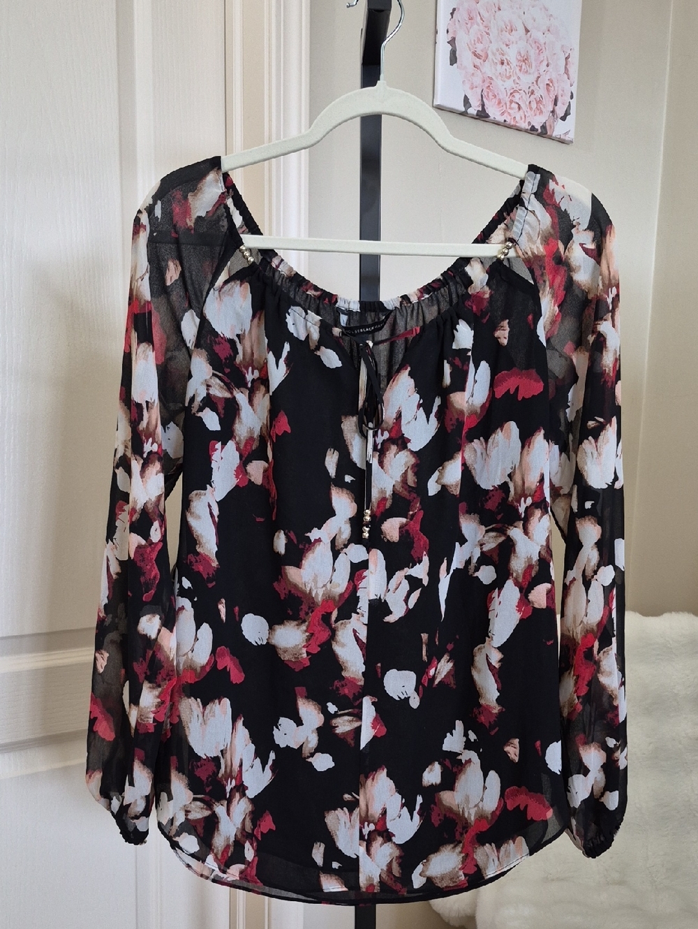 Women's Black Floral Sheer Long-Sleeve Blouse